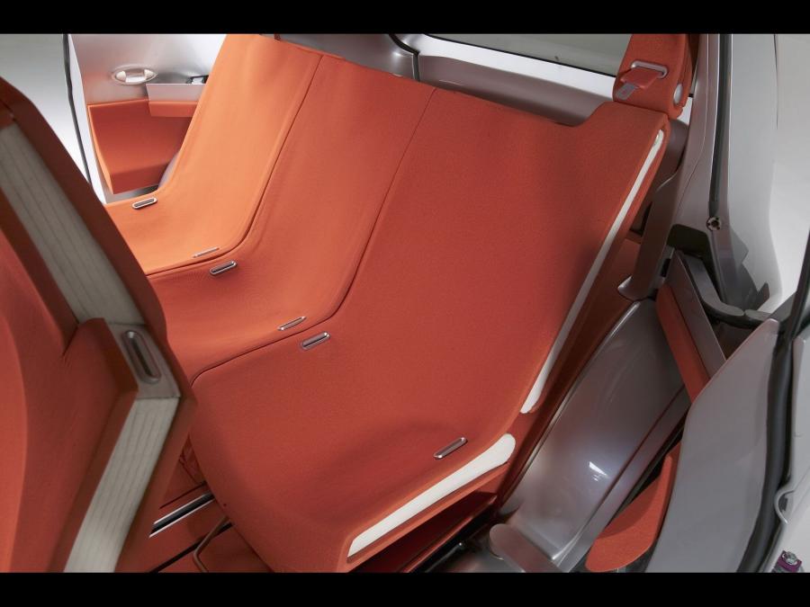  Nissan Actic Concept 2004 года  (фото 3 из 74)